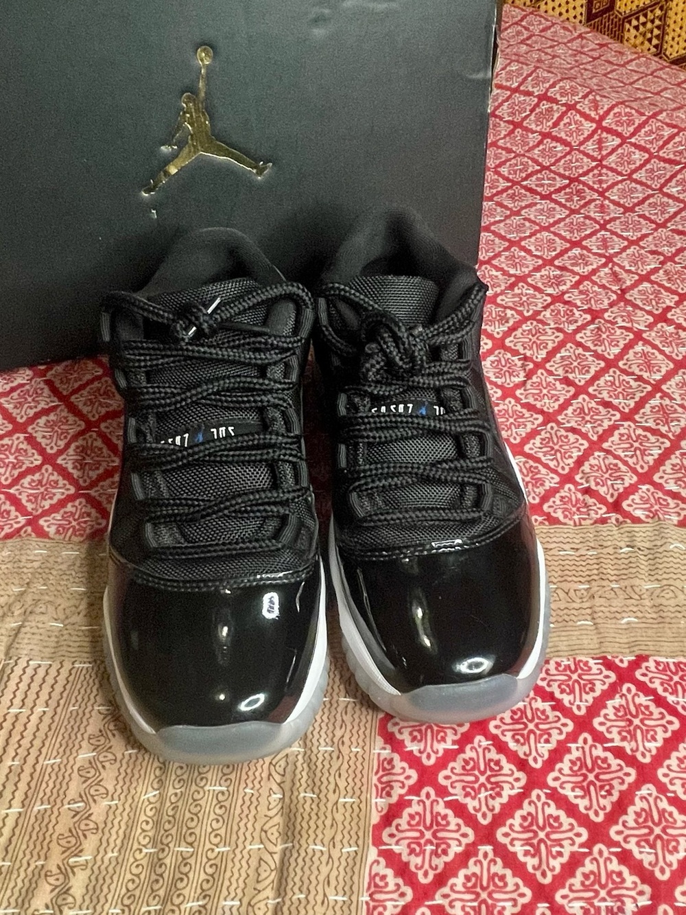Air Jordan 11 Retro Low "Space Jam" Unisex Youth 5/Women’s 6.5/Mens 5 - Picture 5 of 10